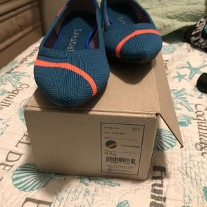 rothys teal neon stripe